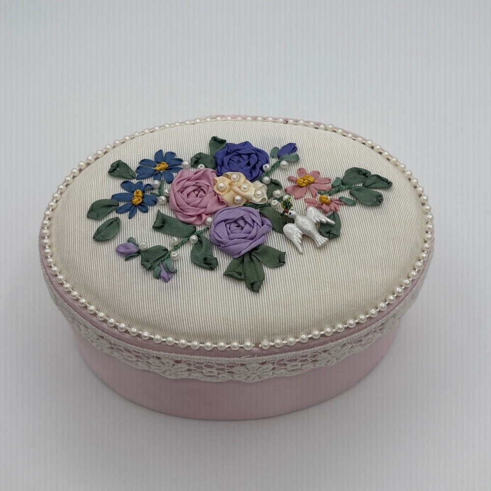 Vintage Floral Embroidered Oval Jewelry Box - Super Sweet!